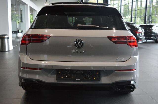 Volkswagen GOLF 1.5 eTSI 3X R-LINE navi pano camera 18 inch 150 pk !!