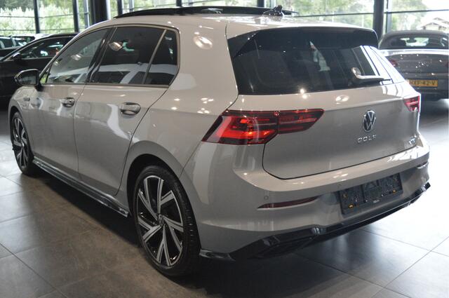 Volkswagen GOLF 1.5 eTSI 3X R-LINE navi pano camera 18 inch 150 pk !!