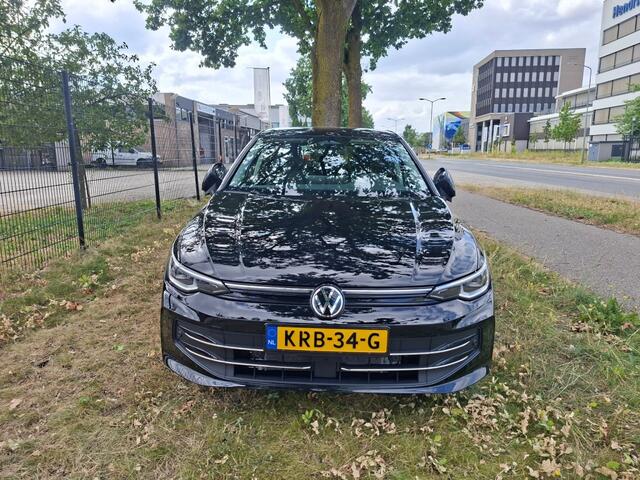 Volkswagen GOLF 1,5 ETSI Life Edition/ACC/Trekhaak/Navi/IQ Lights/Carplay/Achteruitrijcamera