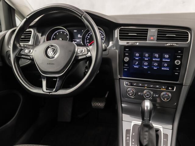Volkswagen GOLF 1.0 TSI Sportline Automaat (APPLE CARPLAY, GROOT NAVI, CLIMATE, STOELVERWARMING, SPORTSTOELEN, GETINT GLAS, PARKEERSENSOREN, CRUISE, NIEUWSTAAT)