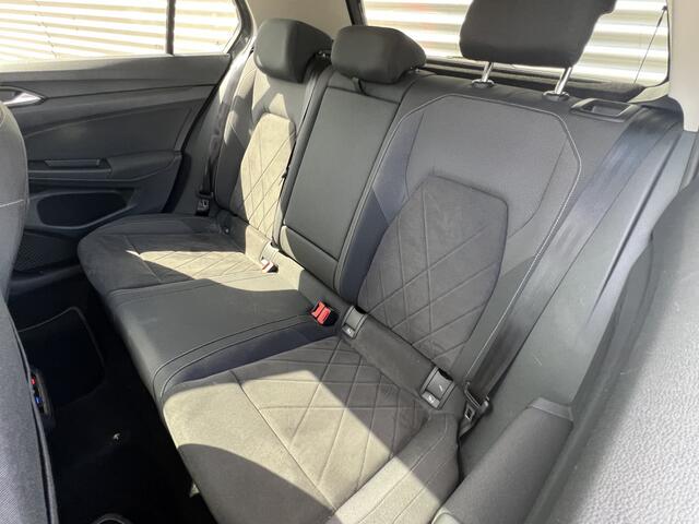 Volkswagen GOLF 1.5 eTSI Style | Nieuw Binnen! | Pano | Memory | ACC