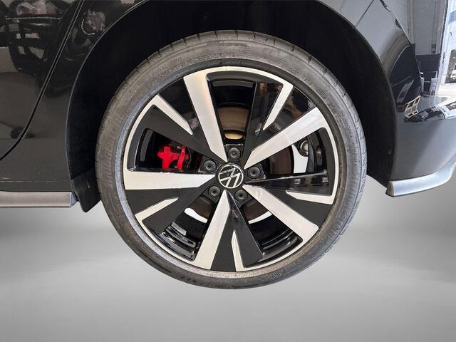 Volkswagen GOLF 1.5 272pk DSG eHybrid GTE · Panoramadak · Wegklapbare Trekhaak · Camera · Apple/Android Car Play · 18'' Inch · Garantie t/m 16-10-2030 of 100.000km