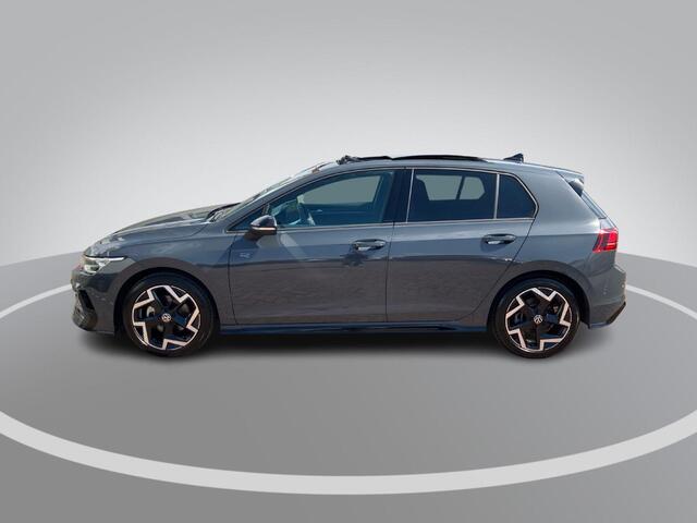 Volkswagen GOLF 1.5eTSI/150PK R-Line Black Style · Panoramadak · Harman/Kardon sound · Apple/Android Car Play · Camera · Garantie t/m 14-09-2030 of 100000km.