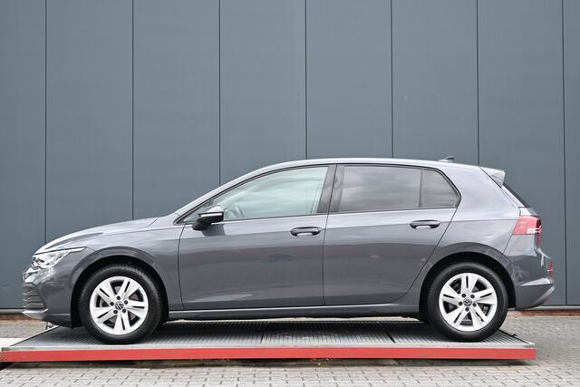 Volkswagen GOLF 1.0 eTSI Life Business