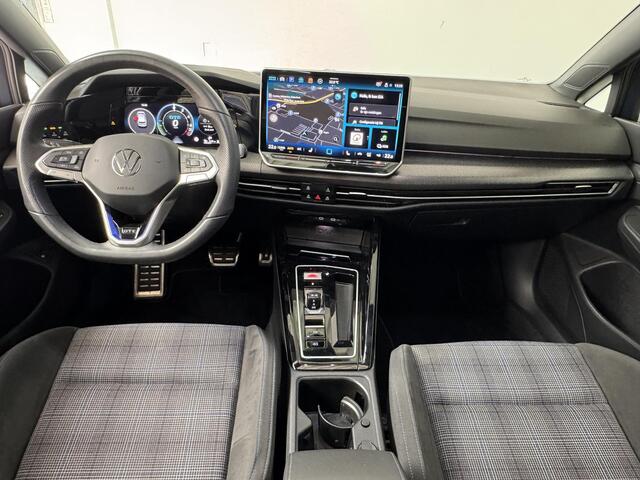 Volkswagen GOLF 1.5 eHybrid GTE | Schuif-/kanteldak | 360° Camera | Navigatie | Apple CarPlay / Android Auto |