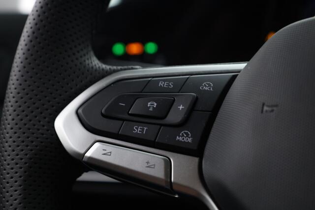 Volkswagen GOLF 1.5 eHybrid GTE | 360cam | Adapt. Cruise | 18'' | IQ. Light | Stoel- Stuurverw. | Apple CarPlay