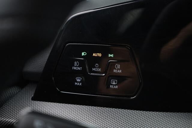 Volkswagen GOLF 1.5 eHybrid GTE | 360cam | Adapt. Cruise | 18'' | IQ. Light | Stoel- Stuurverw. | Apple CarPlay