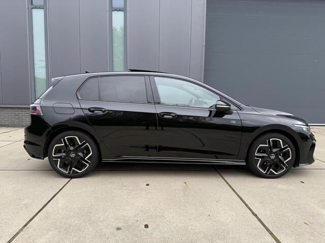 Volkswagen GOLF 1.5 eTSI R-Line Edition | PANO | HUD | Harman Kardon | Keyless