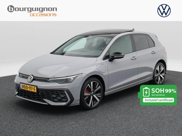 Volkswagen GOLF 1.5 eHybrid GTE 272 Pk Automaat | Trekhaak | Stoelverwarming | Adaptive Cruise | Camera | IQ Light | Panoramadak | 18 Inch | 22.129 Km !!