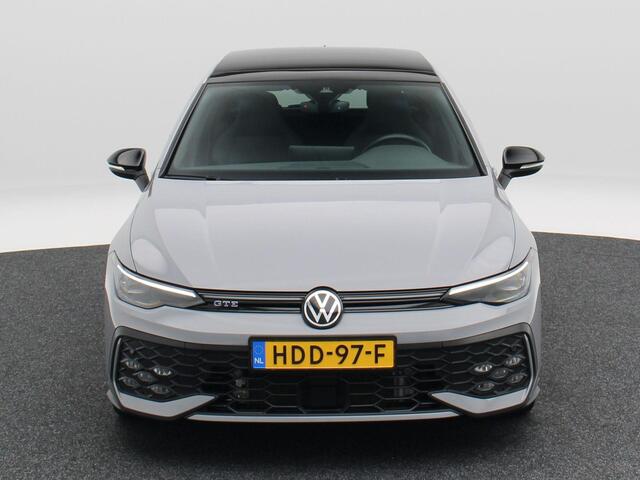 Volkswagen GOLF 1.5 eHybrid GTE 272 Pk Automaat | Trekhaak | Stoelverwarming | Adaptive Cruise | Camera | IQ Light | Panoramadak | 18 Inch | 22.129 Km !!