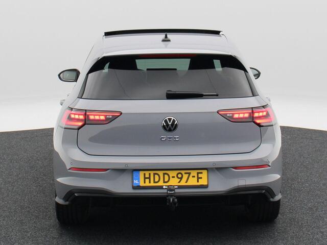 Volkswagen GOLF 1.5 eHybrid GTE 272 Pk Automaat | Trekhaak | Stoelverwarming | Adaptive Cruise | Camera | IQ Light | Panoramadak | 18 Inch | 22.129 Km !!