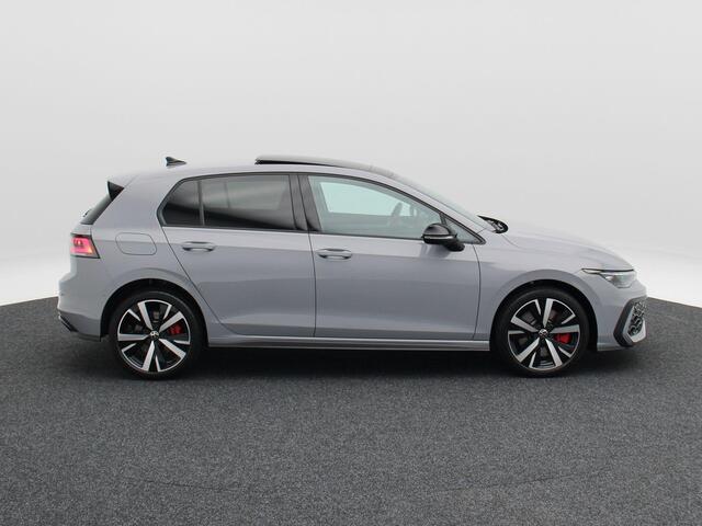 Volkswagen GOLF 1.5 eHybrid GTE 272 Pk Automaat | Trekhaak | Stoelverwarming | Adaptive Cruise | Camera | IQ Light | Panoramadak | 18 Inch | 22.129 Km !!