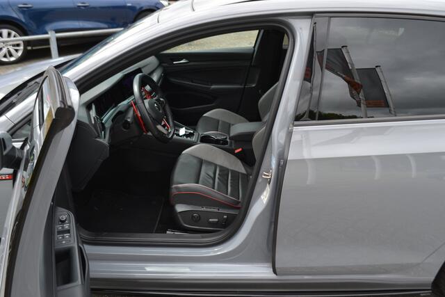 Volkswagen GOLF 2.0 TSI GTI Panaoramdak | Virtual Cockpit | Harman Kardon | A. Camera | Standkachel | Matrix led-koplampen | Head-up display | Adaptief onderstel |