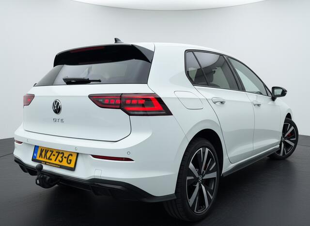 Volkswagen GOLF GTE 1.5 eHybrid 272 PK HYBRID GTE-SPORT LEDER/LED-MATRIX/HEAD-UP!/18-INCH/TREKHAAK