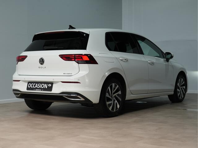Volkswagen GOLF 1.4 TSI eHybrid 204pk PHEV Style / Massage / Navigatie / LED Plus 194