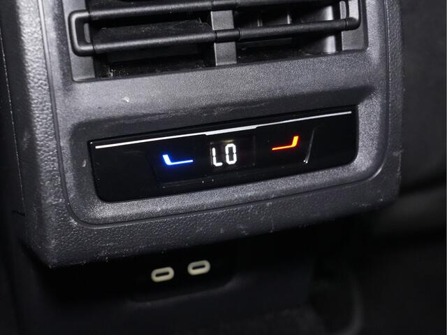 Volkswagen GOLF 1.4 TSI eHybrid 204pk PHEV Style / Massage / Navigatie / LED Plus 194