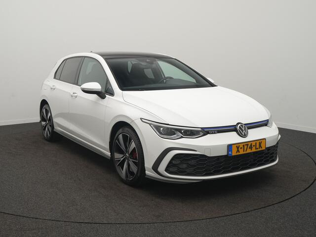 Volkswagen GOLF 1.4 eHybrid GTE - RIJKLAARPRIJS - All Seasonbanden - Achteruitrijcamera - Elektrisch Glazen Schuif-/Kanteldak - Apple Carplay - Android Auto - Stuurverwarming