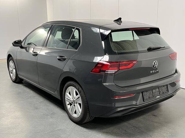 Volkswagen GOLF 1.0 eTSI Life / AUTOMAAT/ CRUISE/ CLIMA/ STOELVERWARMING/ PARK. SENSOREN/ NAVI/ APP-CONNECT