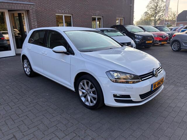 Volkswagen GOLF 1.2 TSI CRUISE/XENON/HALF LEER