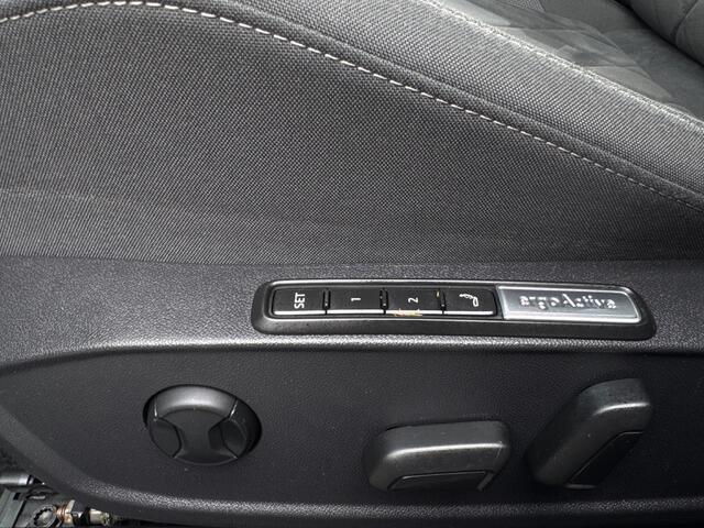 Volkswagen GOLF 204PK eHybrid [PHEV] STYLE NAVI/ELEK. STOEL/STUURW. VERW.