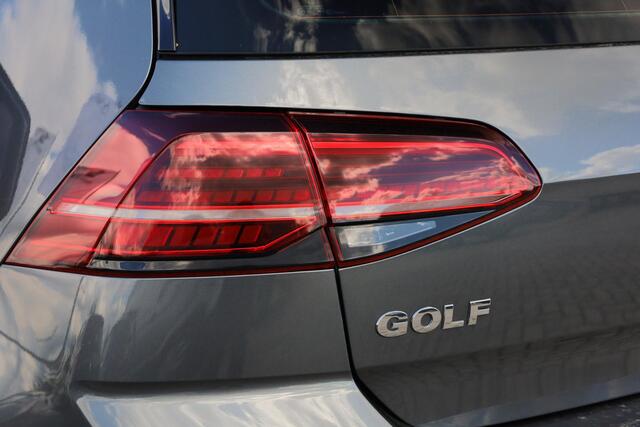 Volkswagen GOLF 1.5 TSI Comfortline Business 130PK / 96kW, ErgoActive bestuurdersstoel met massagefunctie, LED achterlichten met dynamische knipperlichten, verwarmbare voorstoelen, navigatie, 2-zone climatronic, Comfort pakket (regensensor automatische dimlichten), Apple