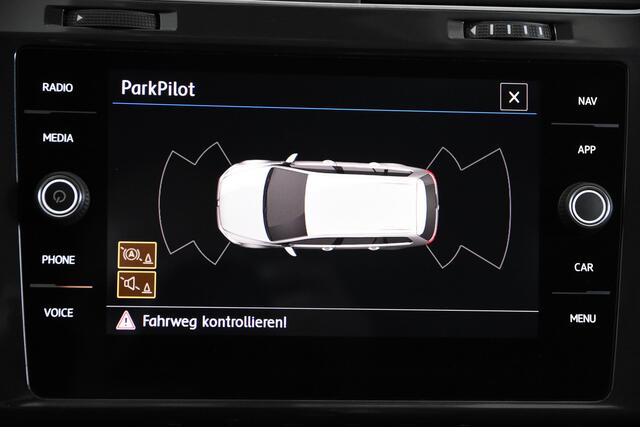 Volkswagen GOLF Variant 1.0 TSI *Navigatie*Stoelverwarming*Parkeerassistent*
