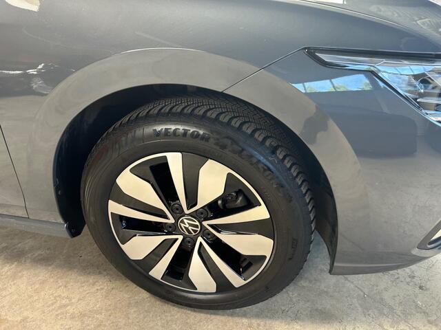 Volkswagen GOLF 1.5 TSI Move / Navi / PDC / All-Season / 150pk