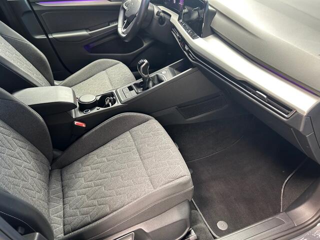 Volkswagen GOLF 1.5 TSI Move / Navi / PDC / All-Season / 150pk
