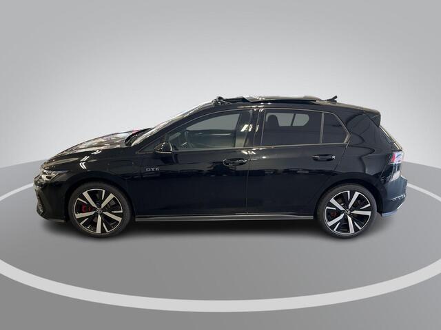 Volkswagen GOLF 1.5 272pk DSG eHybrid GTE · Panoramadak · Alarm · 360 Camera · Wegklapbare Trekhaak · Apple/Android Car Play · Stoel-& Stuurverwarming · 18'' Inch · Garantie t/m 26-11-2030 of 100.000km