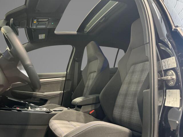 Volkswagen GOLF 1.5 272pk DSG eHybrid GTE · Panoramadak · Alarm · 360 Camera · Wegklapbare Trekhaak · Apple/Android Car Play · Stoel-& Stuurverwarming · 18'' Inch · Garantie t/m 26-11-2030 of 100.000km