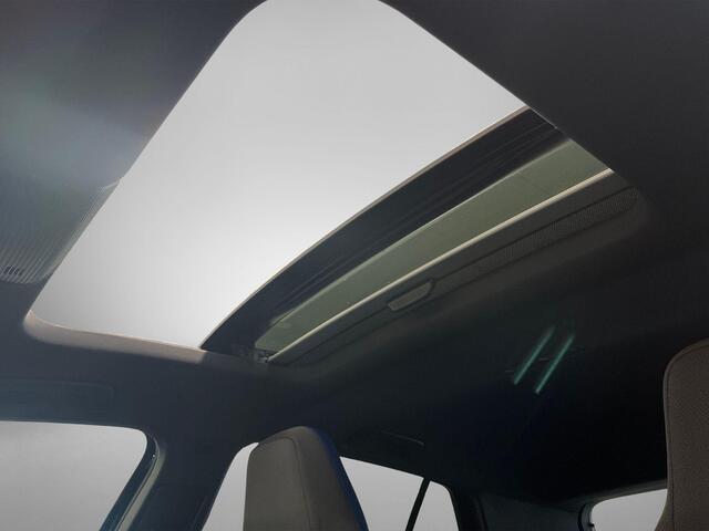 Volkswagen GOLF 1.5 272pk DSG eHybrid GTE · Panoramadak · Alarm · 360 Camera · Wegklapbare Trekhaak · Apple/Android Car Play · Stoel-& Stuurverwarming · 18'' Inch · Garantie t/m 26-11-2030 of 100.000km