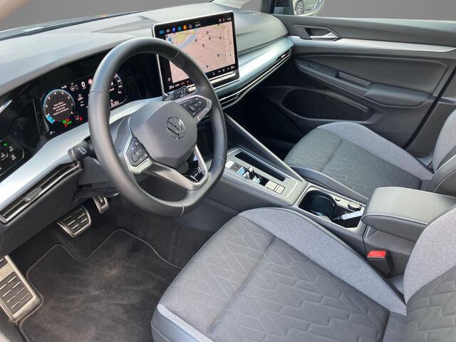 Volkswagen GOLF Variant 1.5 eTSI 110KW/150PK DSG Life Edition · Trekhaak · Stoelverwarming · 360° camera + Parkeersensoren · Fabrieksgarantie t/m 28-10-2027 of 100.000KM