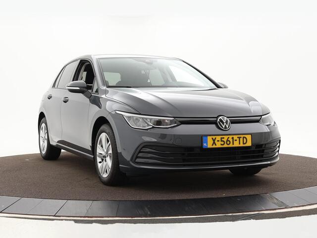 Volkswagen GOLF 1.0 eTSI 110pk DSG Life Business · Camera · Apple/Android Car Play · ACC · Sfeerverlichting · Navigatie · Verkeersbord Detectie · Garantie t/m 06-02-2028 of 100.000km