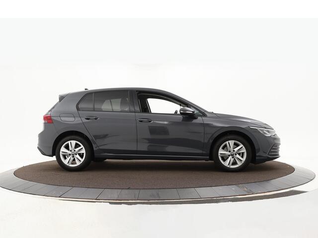Volkswagen GOLF 1.0 eTSI 110pk DSG Life Business · Camera · Apple/Android Car Play · ACC · Sfeerverlichting · Navigatie · Verkeersbord Detectie · Garantie t/m 06-02-2028 of 100.000km