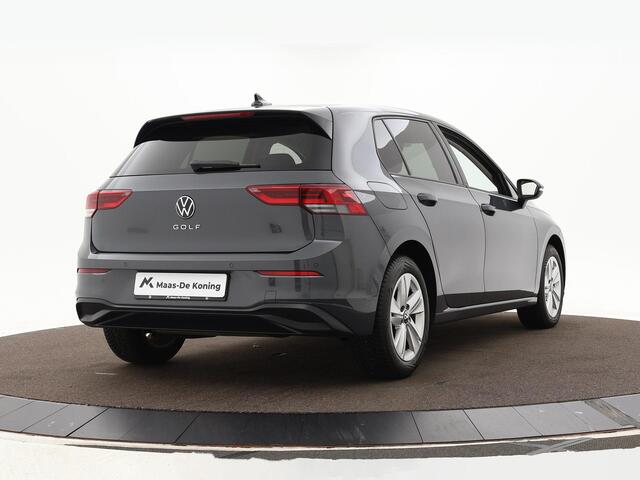 Volkswagen GOLF 1.0 eTSI 110pk DSG Life Business · Camera · Apple/Android Car Play · ACC · Sfeerverlichting · Navigatie · Verkeersbord Detectie · Garantie t/m 06-02-2028 of 100.000km