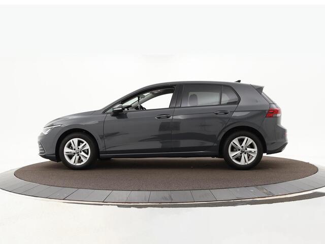 Volkswagen GOLF 1.0 eTSI 110pk DSG Life Business · Camera · Apple/Android Car Play · ACC · Sfeerverlichting · Navigatie · Verkeersbord Detectie · Garantie t/m 06-02-2028 of 100.000km