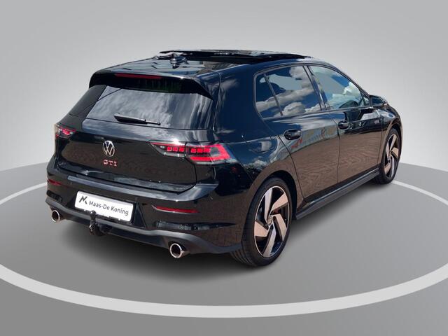 Volkswagen GOLF 2.0TSI/265PK GTI DSG · Panoramadak · Camera · Trekhaak · Apple/Android Car Play · Garantie t/m 27-03-2030 of 100.000km