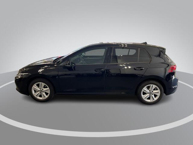 Volkswagen GOLF 1.0 eTSI 110pk DSG Life · Camera · Apple/Android Car Play · Navigatie · P-Sensoren · 16'' Inch · Garantie t/m 04-02-2028 of 100.000km