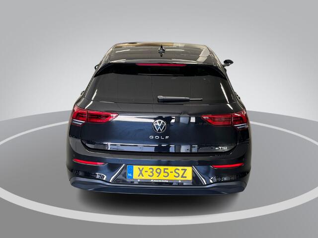 Volkswagen GOLF 1.0 eTSI 110pk DSG Life · Camera · Apple/Android Car Play · Navigatie · P-Sensoren · 16'' Inch · Garantie t/m 04-02-2028 of 100.000km