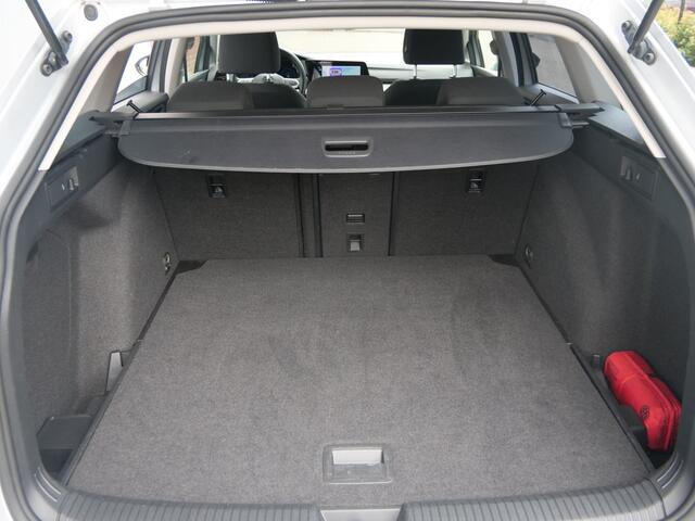 Volkswagen GOLF Variant 1.0 eTSI Life 110 Pk Automaat Navi / DAB / Apple Carplay / Stoelverwarming
