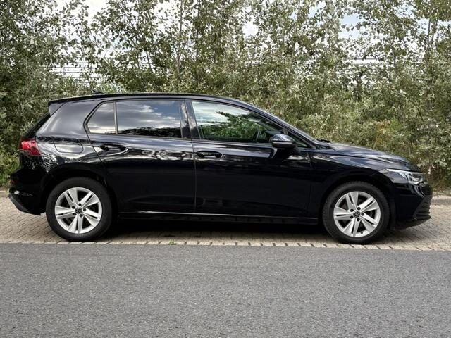 Volkswagen GOLF 1.0 TSI Life Bns / Jaar APK / Probleemloos