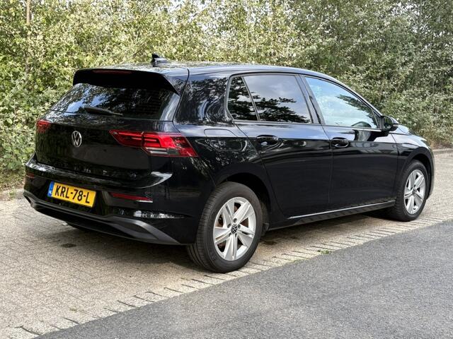 Volkswagen GOLF 1.0 TSI Life Bns / Jaar APK / Probleemloos