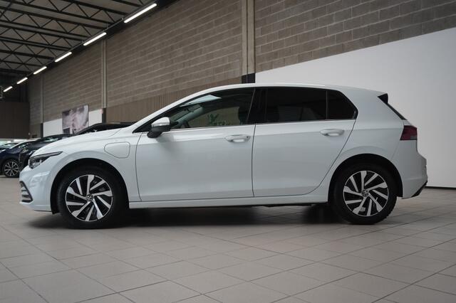 Volkswagen GOLF 1.4 eHybrid Style