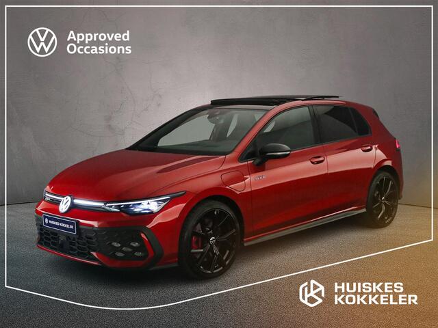 Volkswagen GOLF GTE 1.5 TSI eHybrid 272pk DSG Automaat Trekhaak, Panoramadak, Head up display, Black Style, Adaptive cruise control, Navigatie, LED matrix koplampen, 360 camera