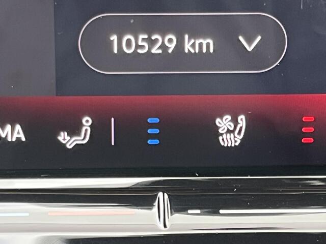 Volkswagen GOLF 2.0 TSI GTI Clubsport | Navi/Pano.Dak/Head-Up/Winter-Pakket/Akrapovic Uitlaatsysteem/Apple CarPlay-Android Auto
