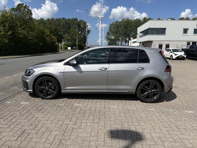 Volkswagen GOLF 1.4 TSI PHEV GTE | Stoelvervarming | Sensoren voor & achter | Adaptieve CruiseControl