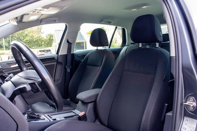 Volkswagen GOLF 1.0 TSI Highline SOUND ACC CARPLAY STOELVERWARMING
