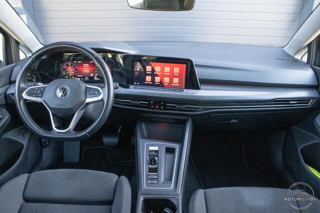 Volkswagen GOLF 1.4 eHybrid Style Camera Elektrische stoelen Massage ACC