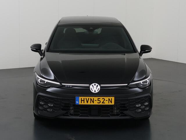 Volkswagen GOLF 1.5 eHybrid GTE | SOH 99% | Panormadak | HUD | Sportstoelen | Navigatie | Virtual Cockpit | 360 Camera | DAB | Matrix LED | Adaptieve Cruise Control | Ele.wegklapbare trekhaak |