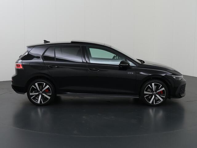 Volkswagen GOLF 1.5 eHybrid GTE | SOH 99% | Panormadak | HUD | Sportstoelen | Navigatie | Virtual Cockpit | 360 Camera | DAB | Matrix LED | Adaptieve Cruise Control | Ele.wegklapbare trekhaak |
